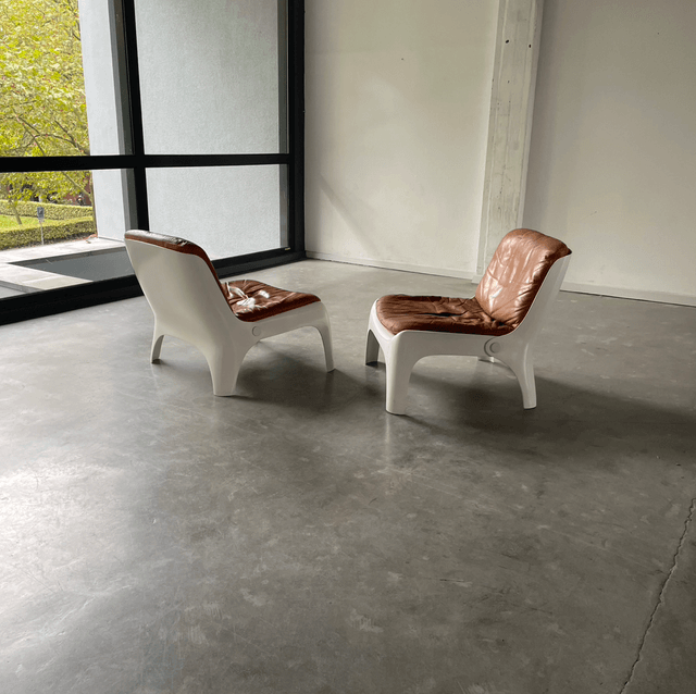 2 Carl Straub space age chairs