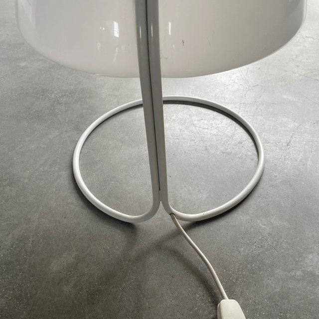 Harvey Guzzini Conchiglia Table Lamp by Luciano Buttura & Luigi Massoni
