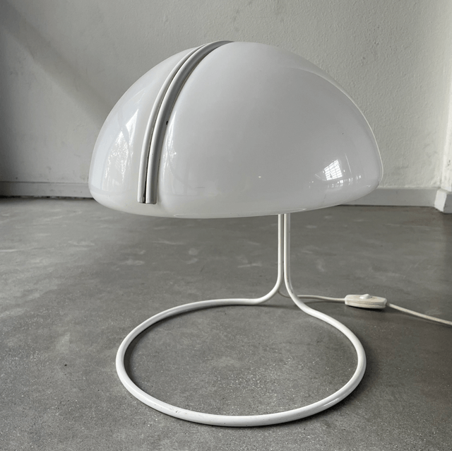 Harvey Guzzini Conchiglia Table Lamp by Luciano Buttura & Luigi Massoni