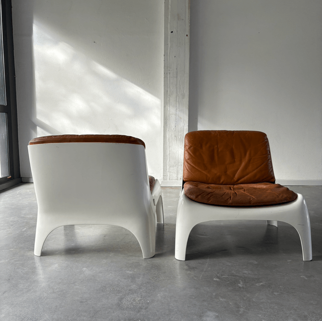 2 Carl Straub space age chairs