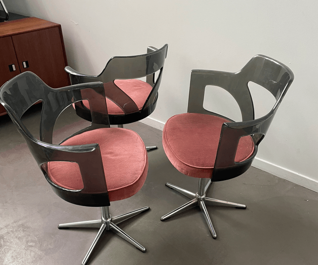 3 Space age stoelen met plexiglas