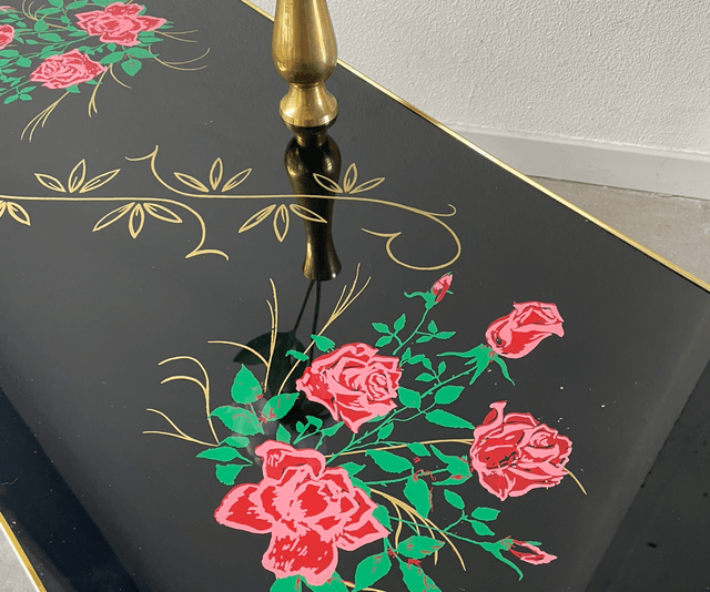 Vintage salontafel met rozen