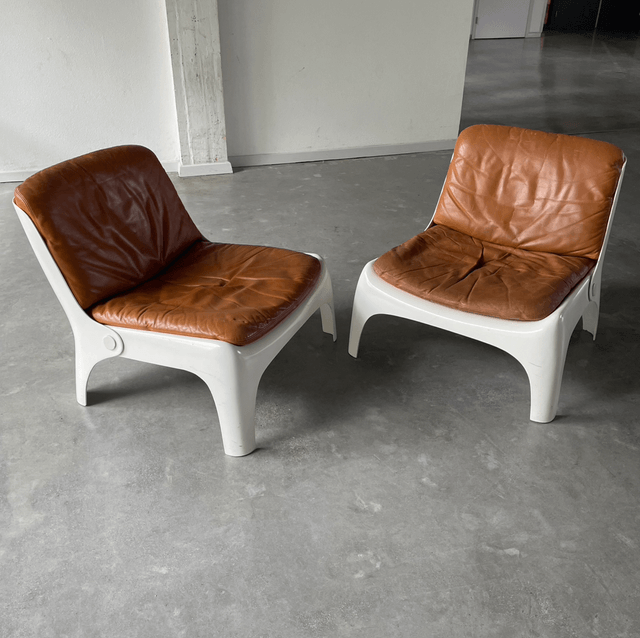 2 Carl Straub space age chairs