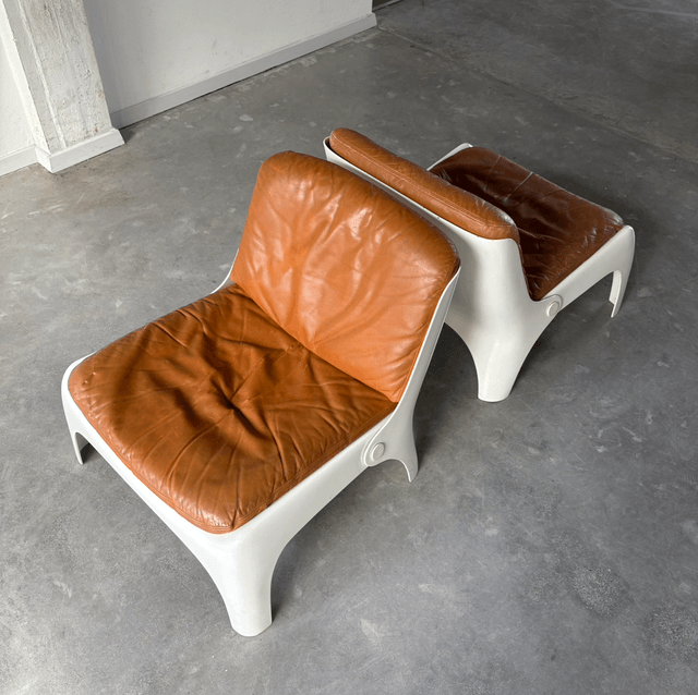 2 Carl Straub space age chairs