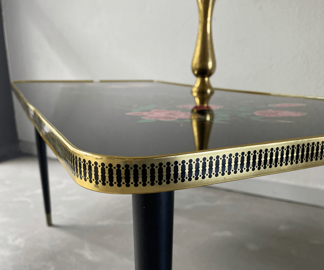 Vintage salontafel met rozen
