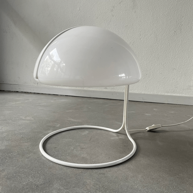 Harvey Guzzini Conchiglia Table Lamp by Luciano Buttura & Luigi Massoni